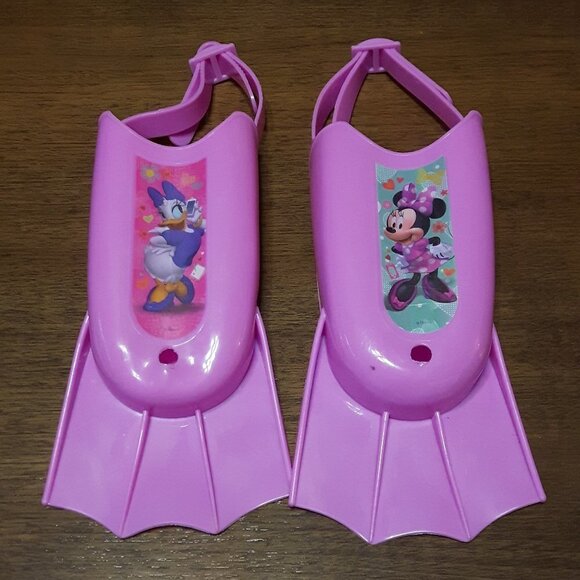 CUTE Girls Water Flippers DISNEY Minnie Mouse and Daisy Duck PINK SWIM FINS - Picture 1 of 2